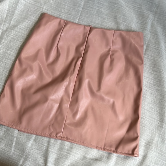 Shein faux leather skirt  Size Large - Picture 2 of 2
